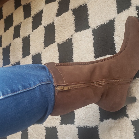 🎅 Christmas Clearance Sale - Mossimo Brown‎ Suede Boots. Size 9. - Picture 12 of 12